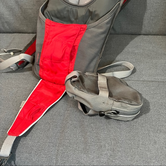 Camelbak Rogue Hydration Pack - Picture 5 of 5